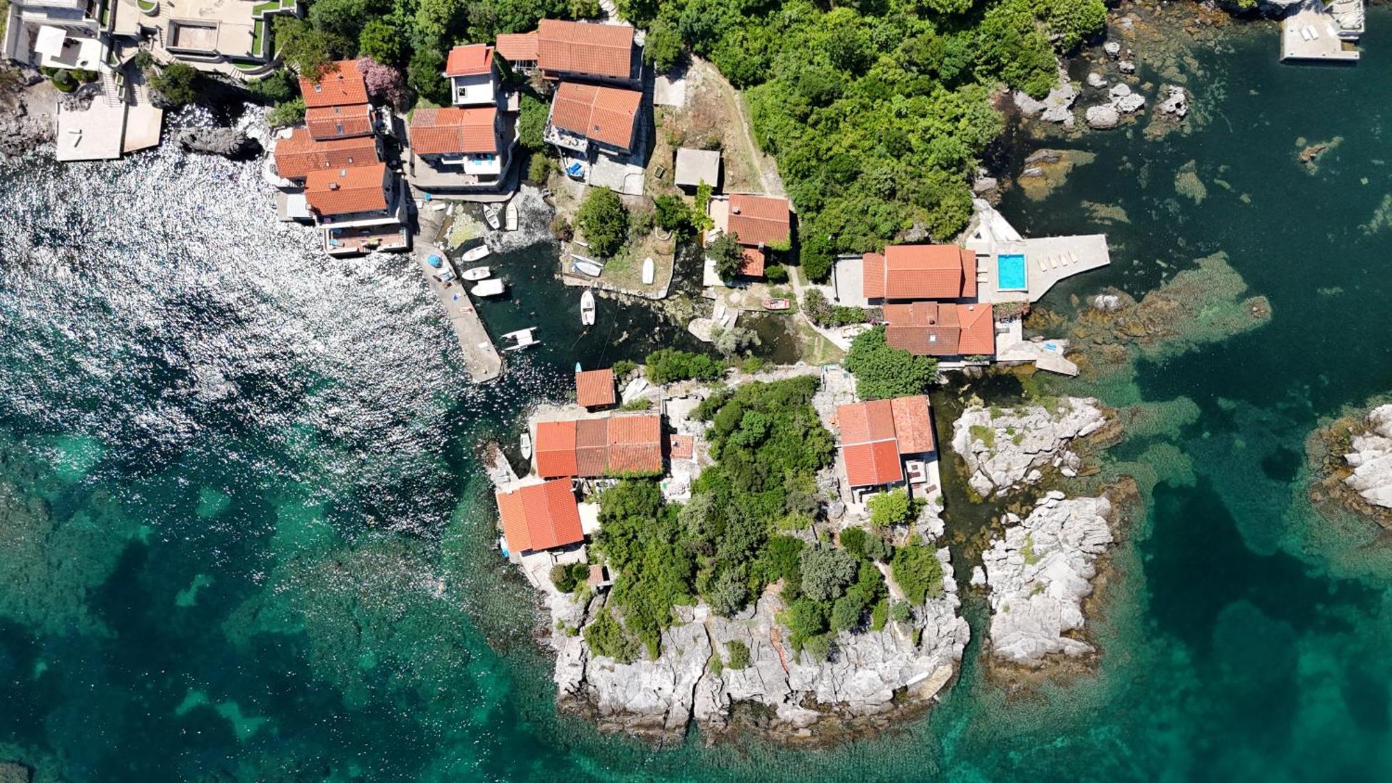 Apartments Kovinic Tivat Exterior foto