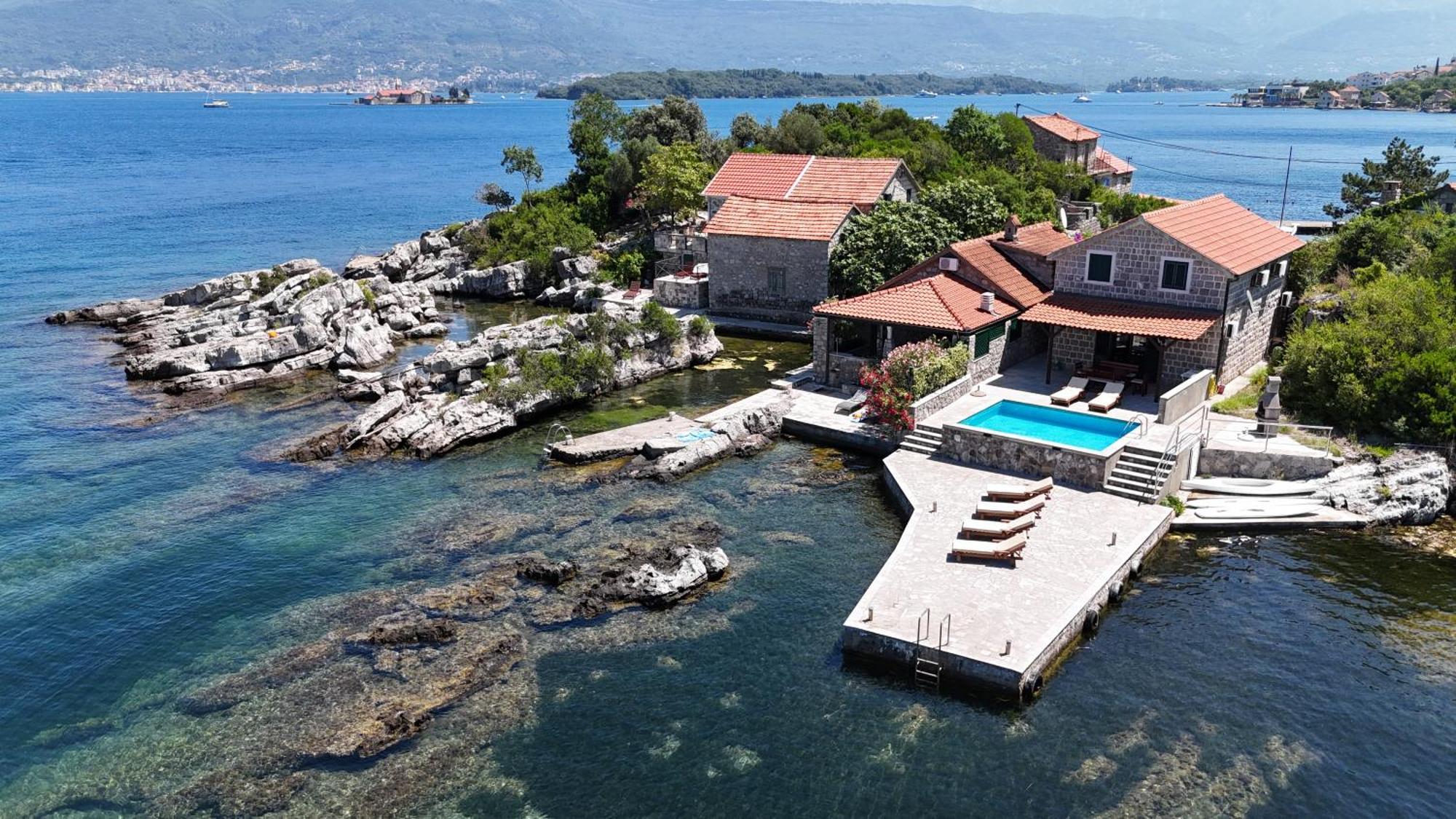 Apartments Kovinic Tivat Exterior foto