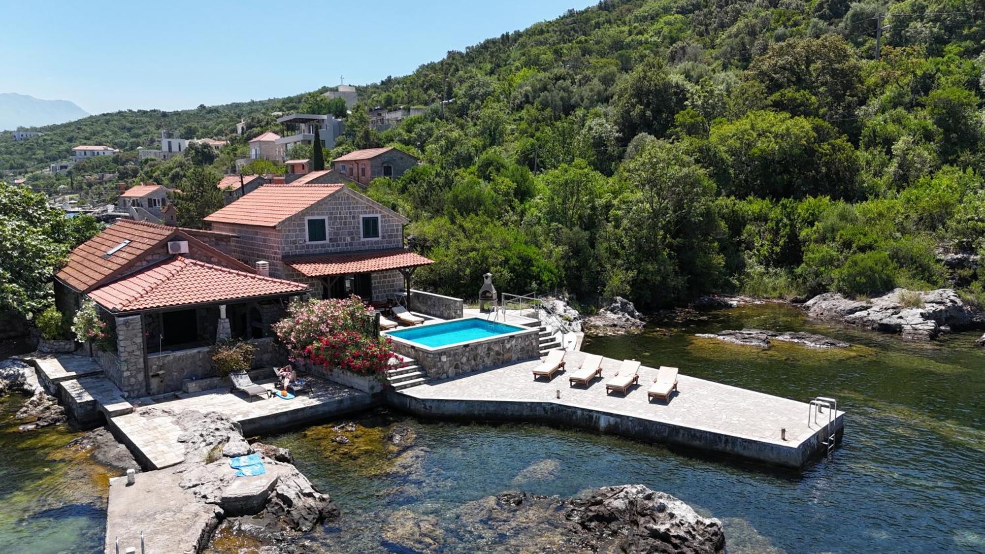 Apartments Kovinic Tivat Exterior foto